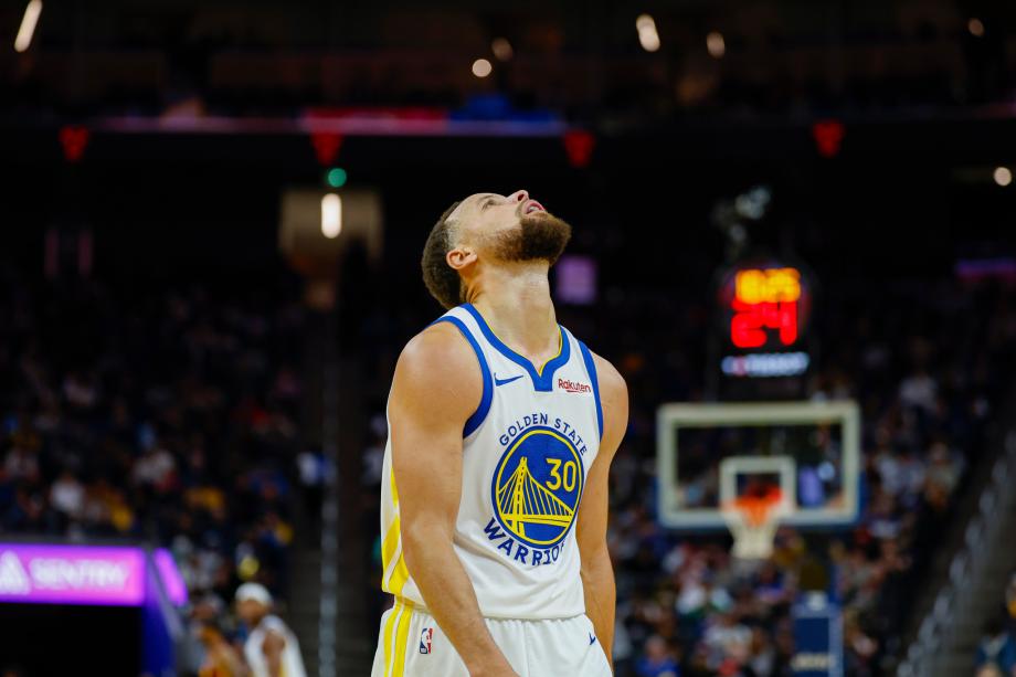 [图]库里31+5巴特勒30分 沃克24分勇士不敌老鹰